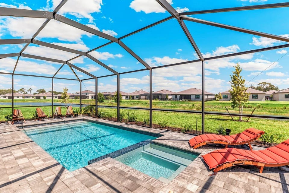 Private Pool & Spa Home in Timbercreek