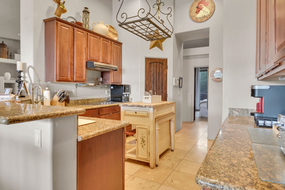 Kitchen Island 