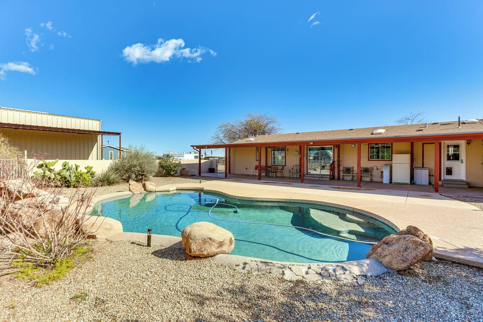 Morristown Vacation Rental | 3BR | 2BA | 1,600 Sq Ft | 4 Steps Required