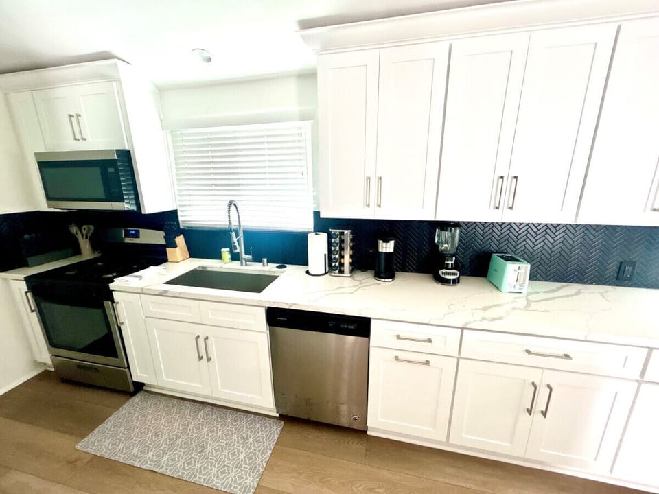 Fully- equipped kitchen