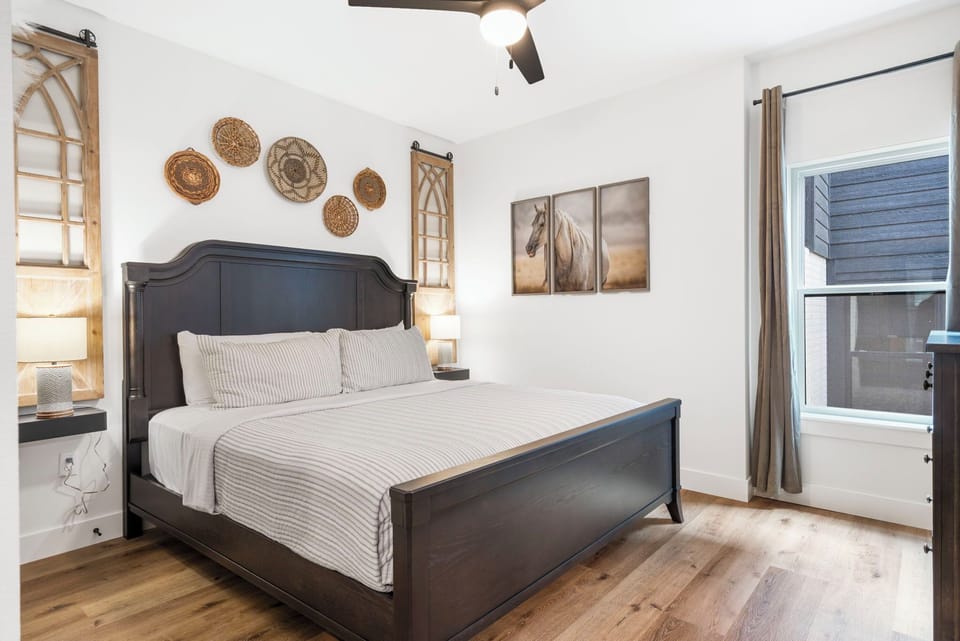 Lower level King #5 with ensuite bathroom