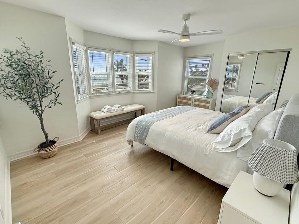 Bedroom 4 (second floor)
