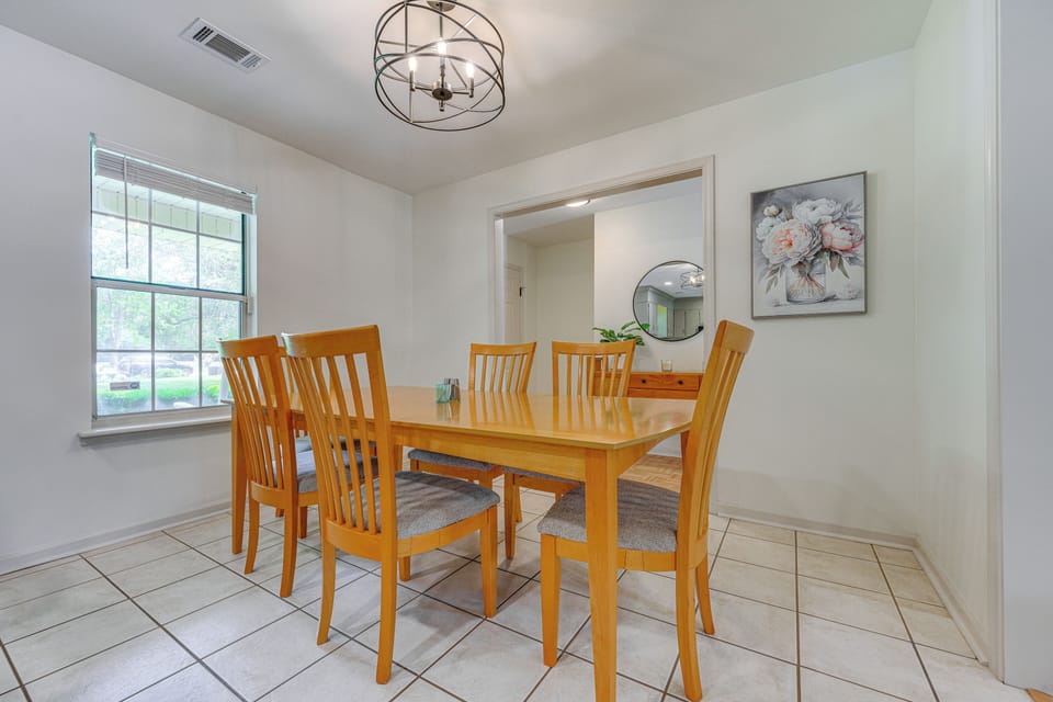 Dining Area | Dishware & Flatware