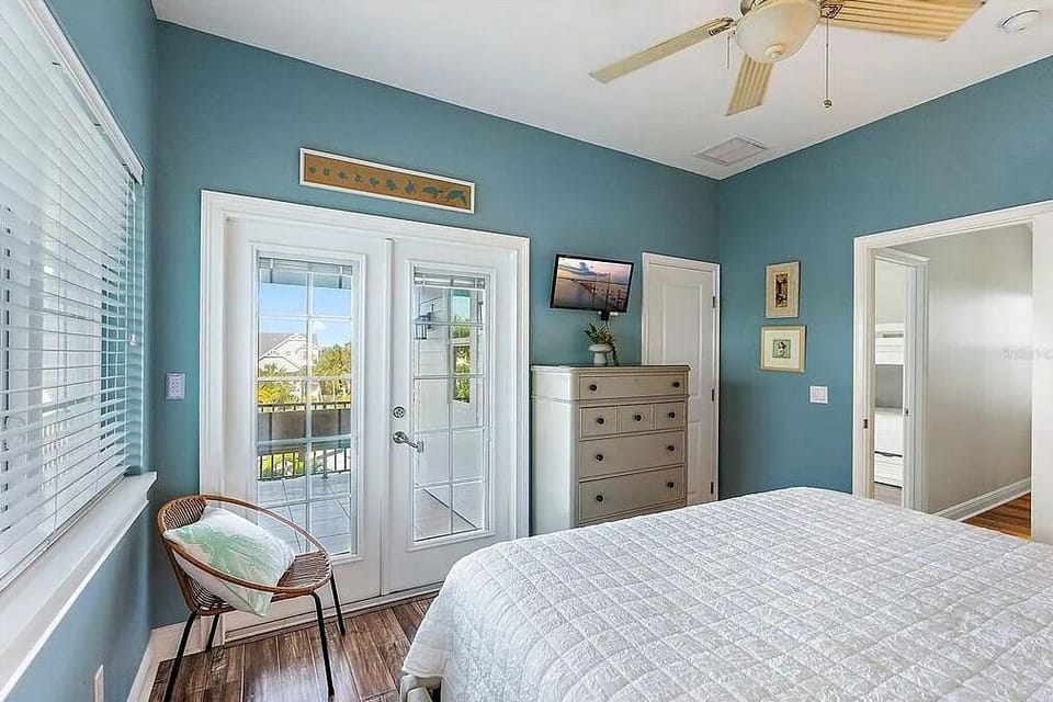 Bedroom 4- King bed- Top floor with balcony