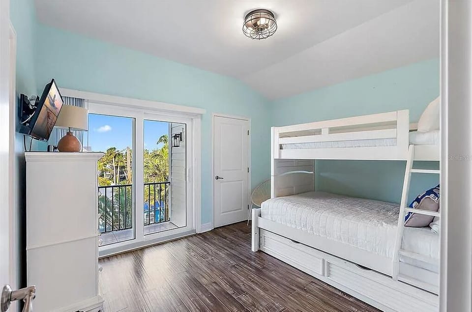 Bedroom 5- Bunk beds- Top floor with balcony