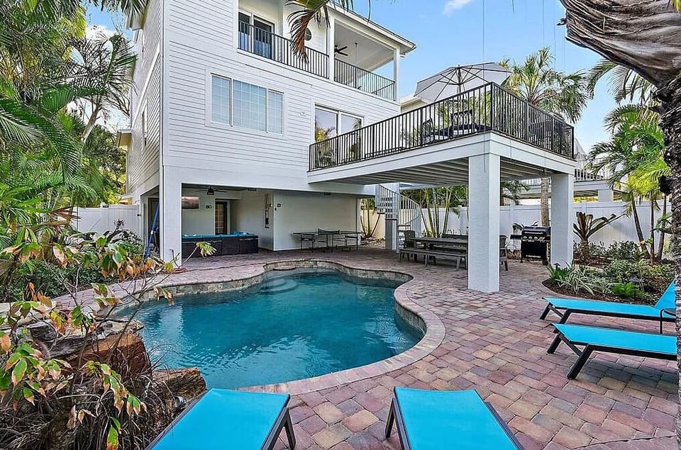 Welcome to Tropical Oasis