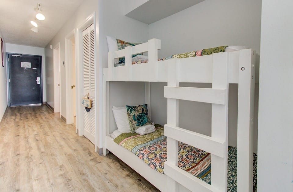 Atlantic Towers 706-print-019-053-Hall Bunks-4200x2759-300dpi