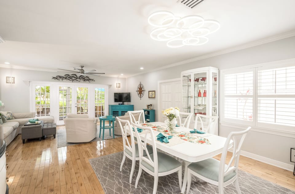 Open Concept Dining/Living Area