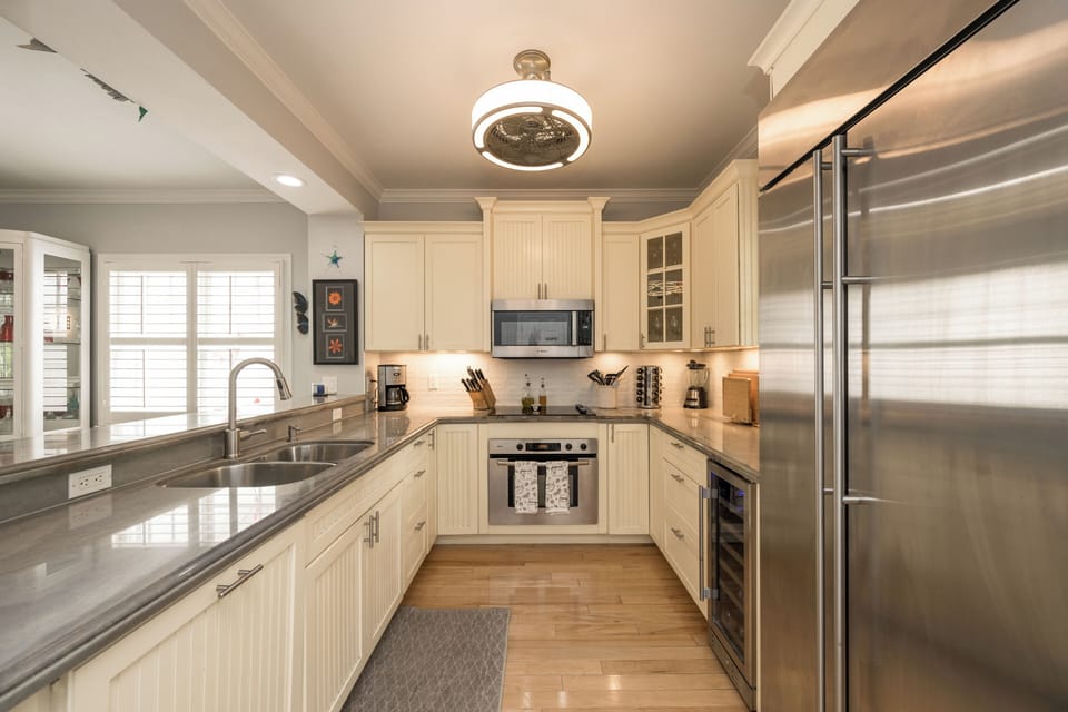 Kitchen includes 4 Burner Electric Stove with Oven