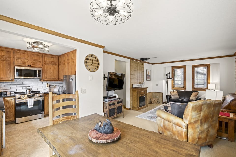 Open concept living/ dining