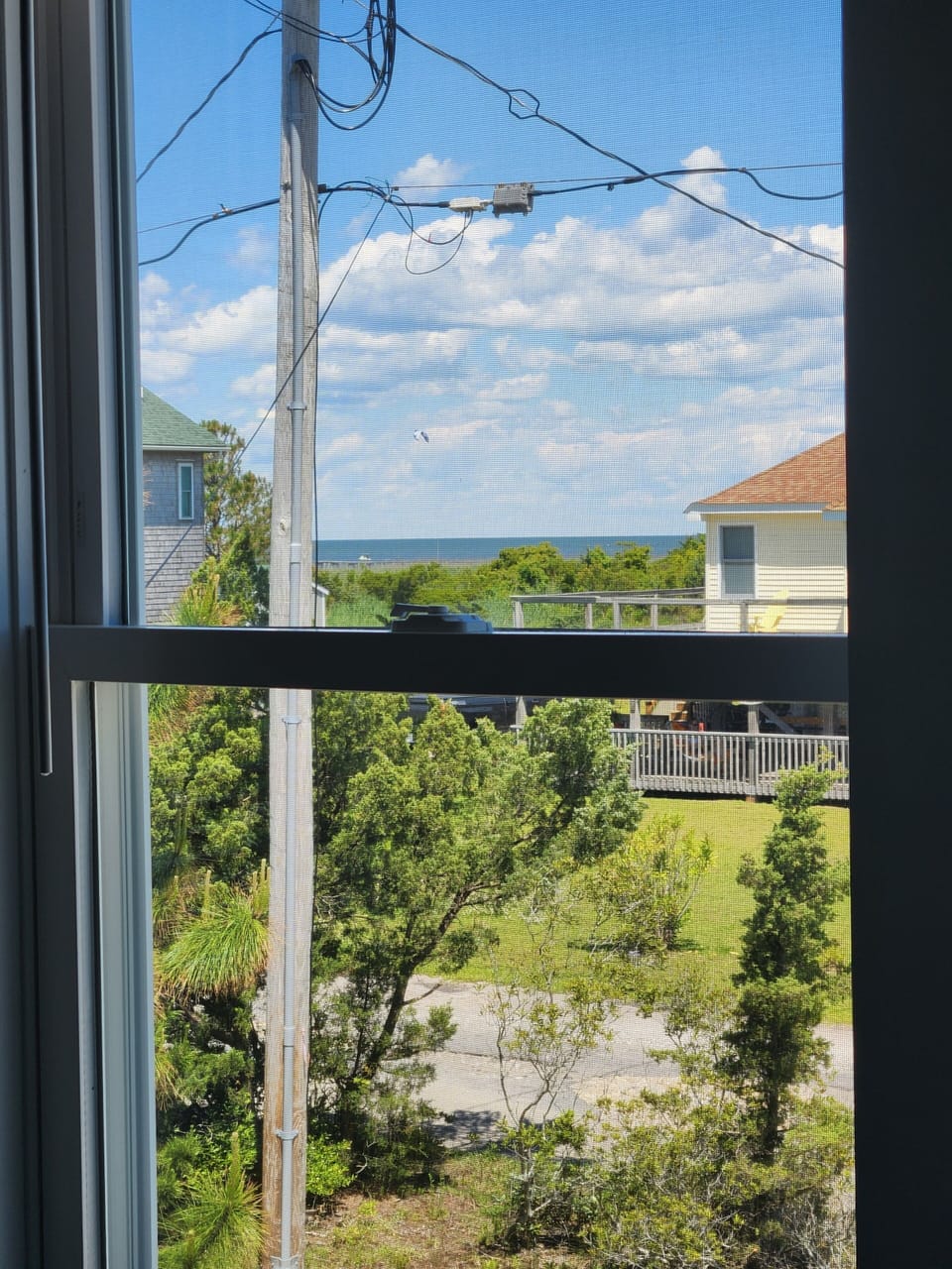 watch the kiteboarders from the dining room 