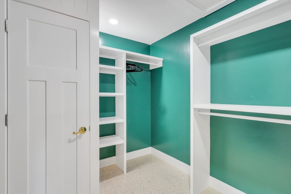 Walk-in closet
