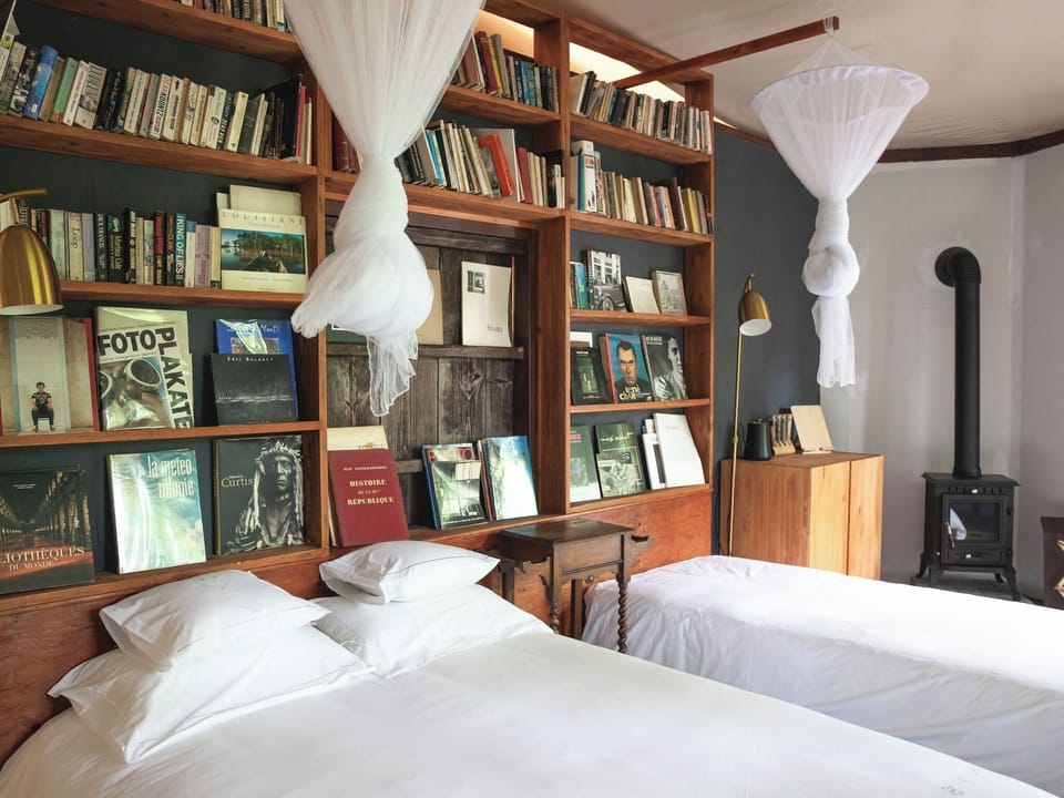・[Forest Camp] We have a wide variety of books available. Please feel free to pick them up and take a look.