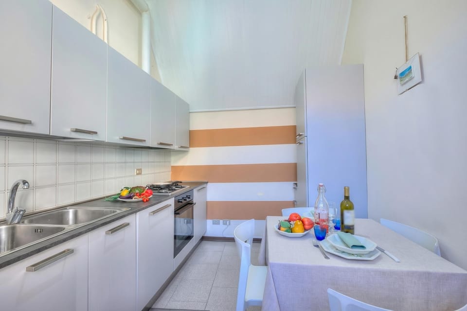 Kitchen and dining area