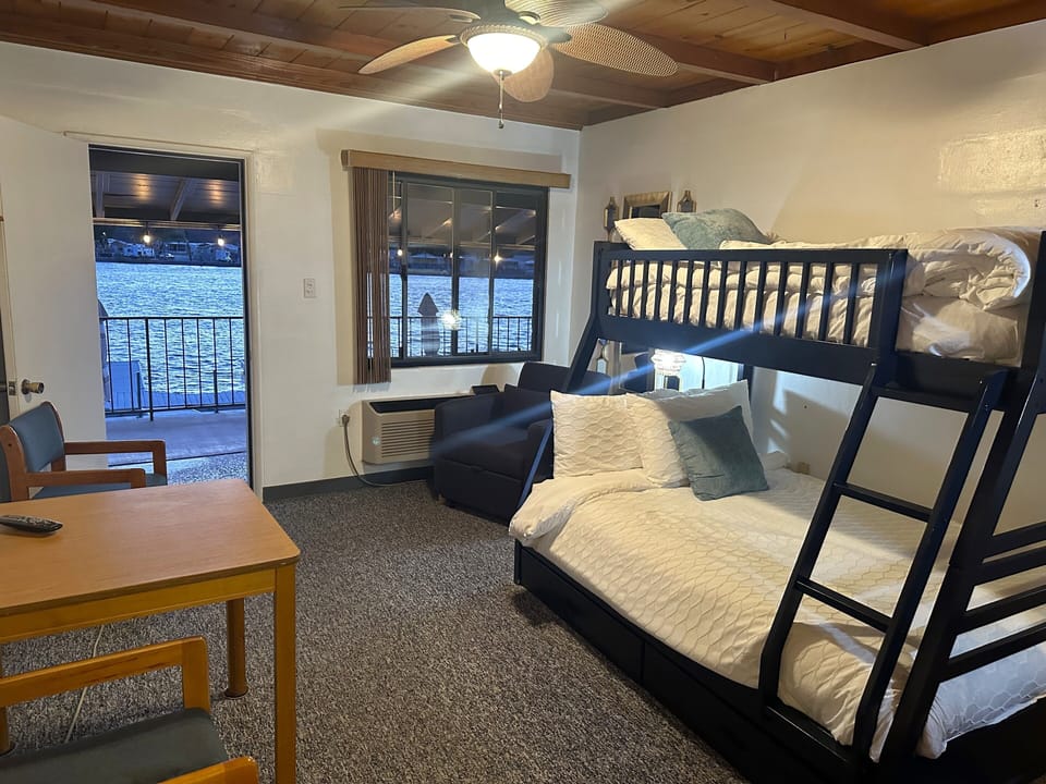 Look how close the river.   The downriver Bedroom Suite pictured here.  Sleeps 4