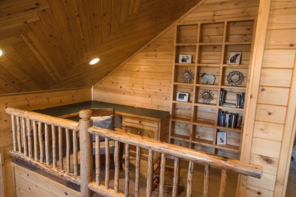3rd floor loft desk