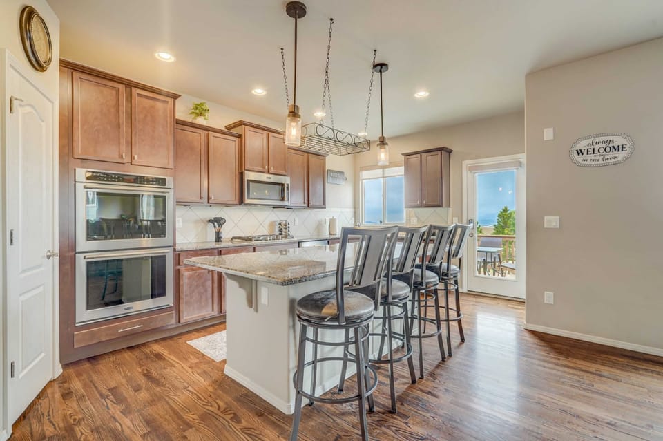 Indulge in culinary adventures with a side of breathtaking mountain vistas