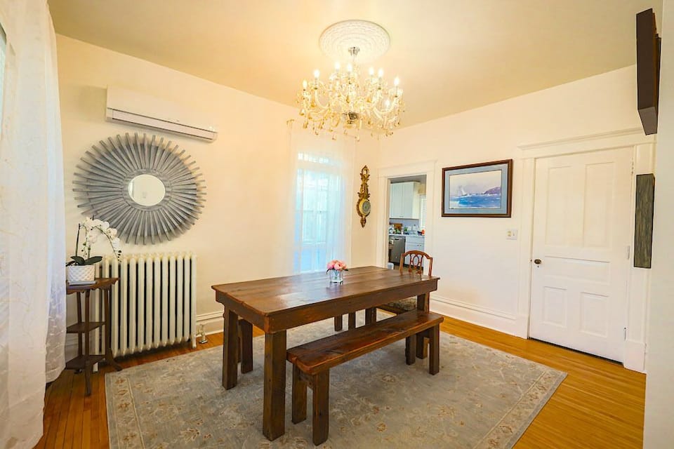 Diningroom with large family seating. 
