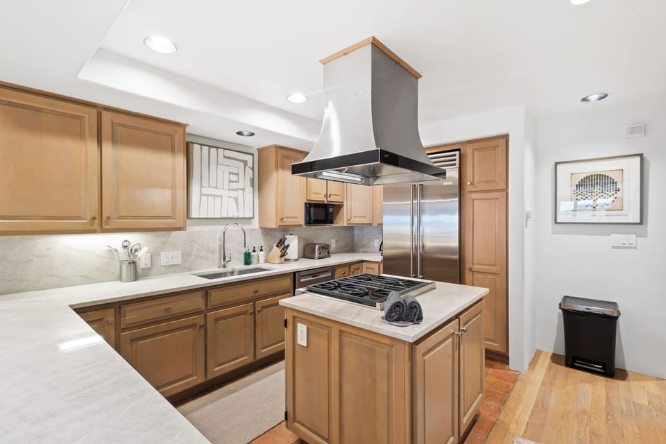 3.40-heritage-penthouse-telluride-kitchen