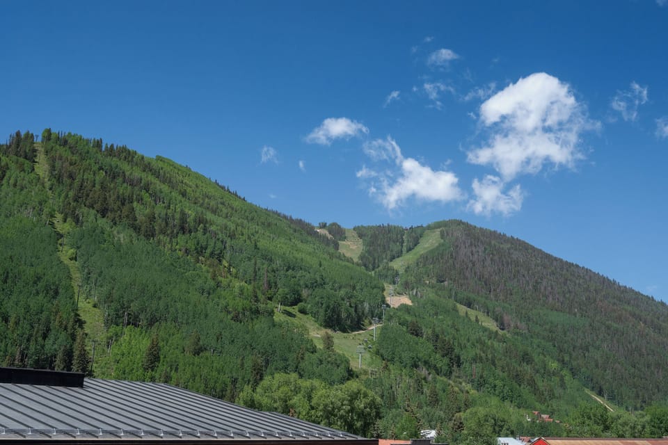 5.6-telluride-heritage-penthouse-south-deck-view1