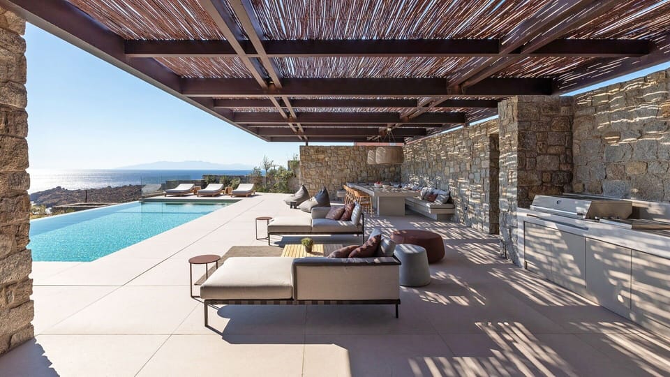 Building Exterior, Main Entrance, Pool, Spring, Summer