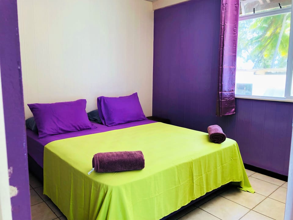 Double bedroom with Queen-size bed