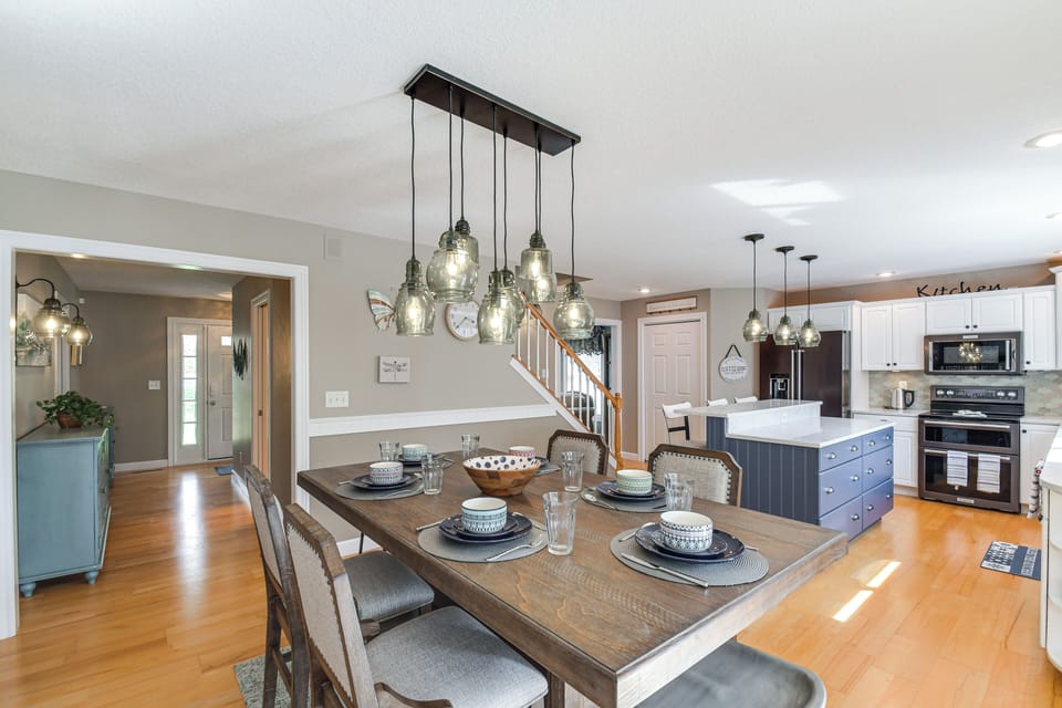 Rock Island Vacation Rental | 3BR | 3.5BA | 3,200 Sq Ft | Stairs Required