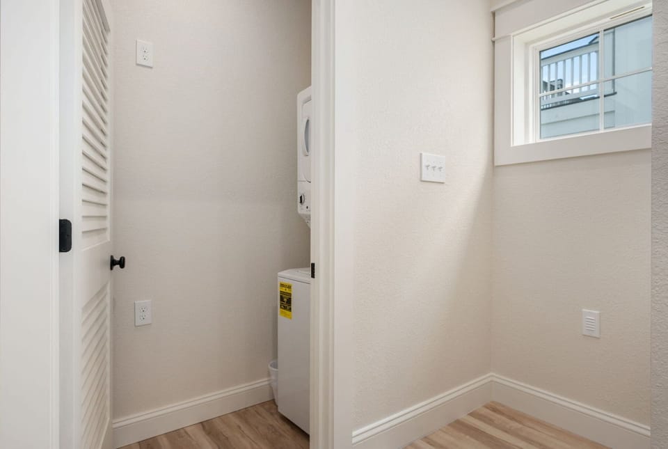 OB104: Ocean Breeze 104 | ML Laundry Area