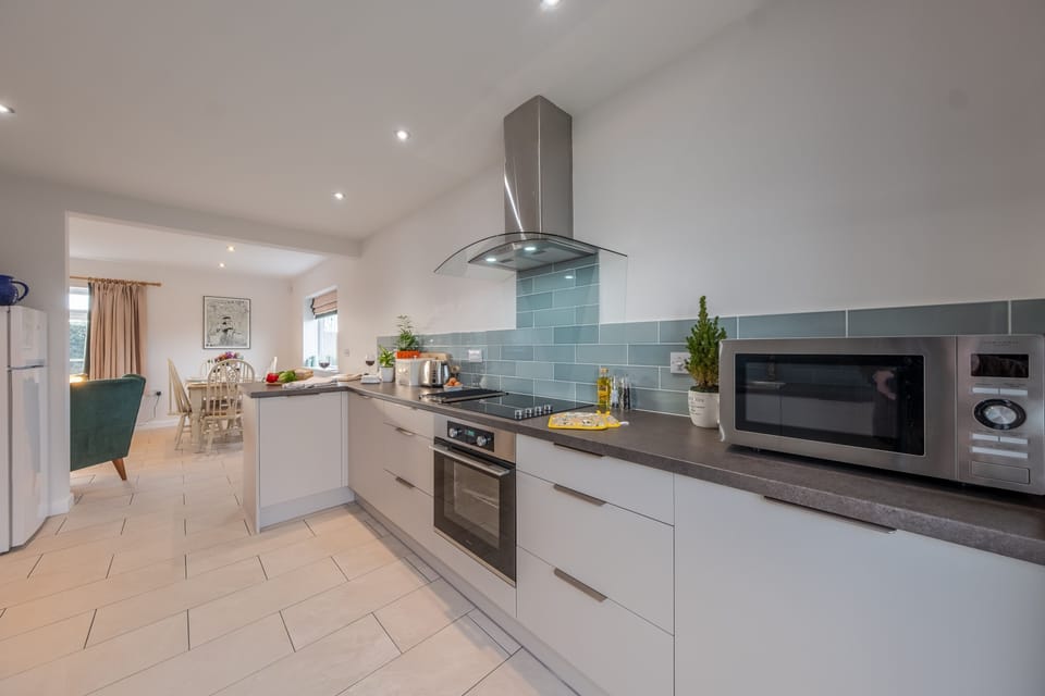 Modern kitchen with dining