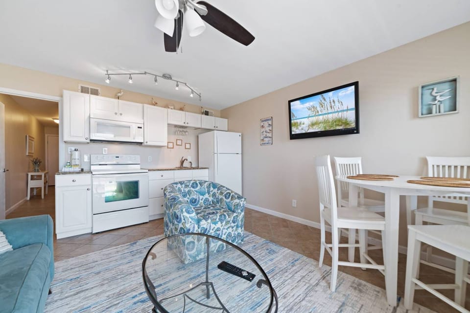 Gulf Shores Plantation East 1102,
1 bedroom 1 bathrooms, sleeps 6. Managed by Island Rentals