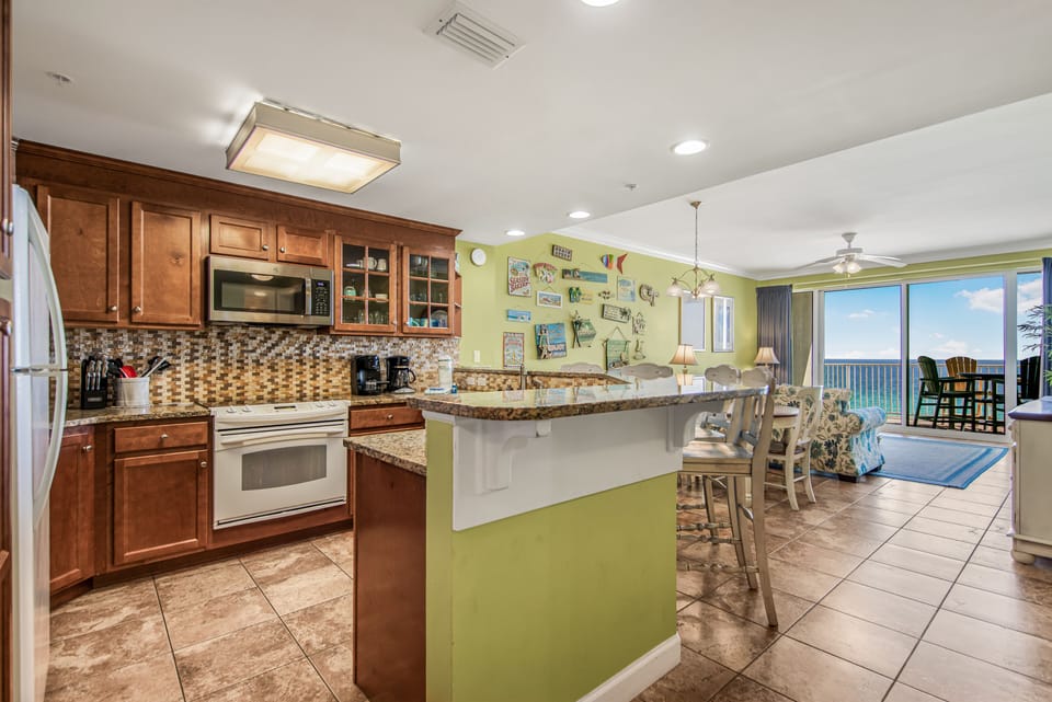 Full Kitchen