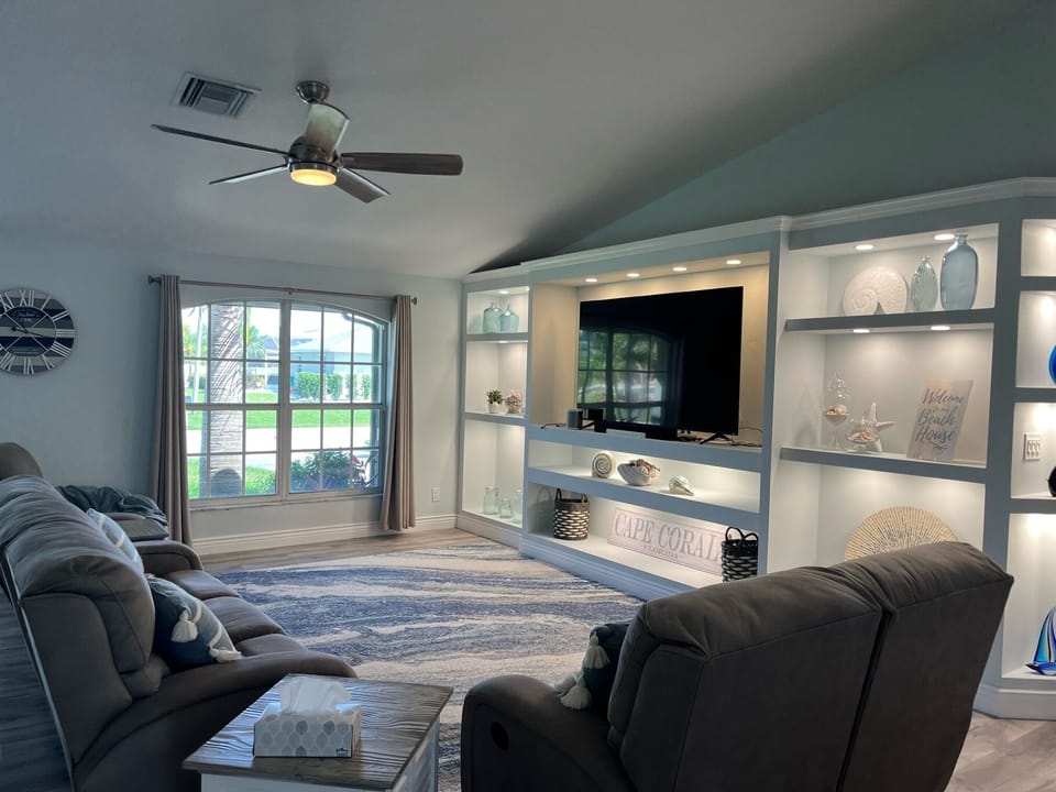 Great Room with plenty of seating that reclines for relaxation.  