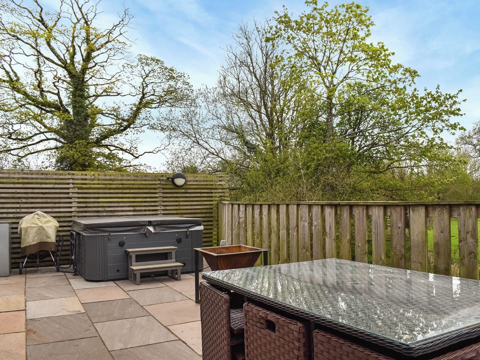 Hot tub | The Barbon - Box Tree Escapes, Kirkby Lonsdale