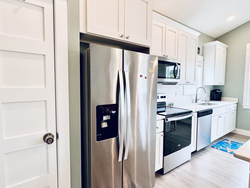 Full kitchen