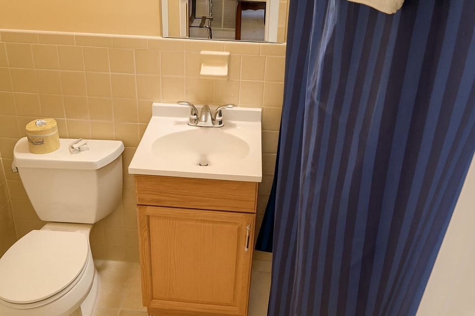 Refresh easily with a clean, simple bath setup.