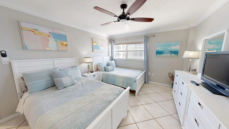 2 Double Beds.