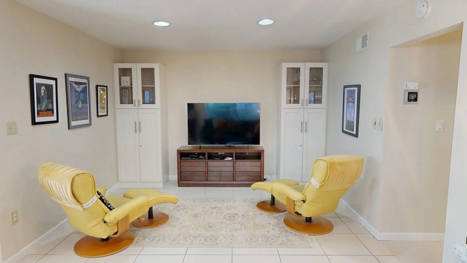 Flat Screen Tv.