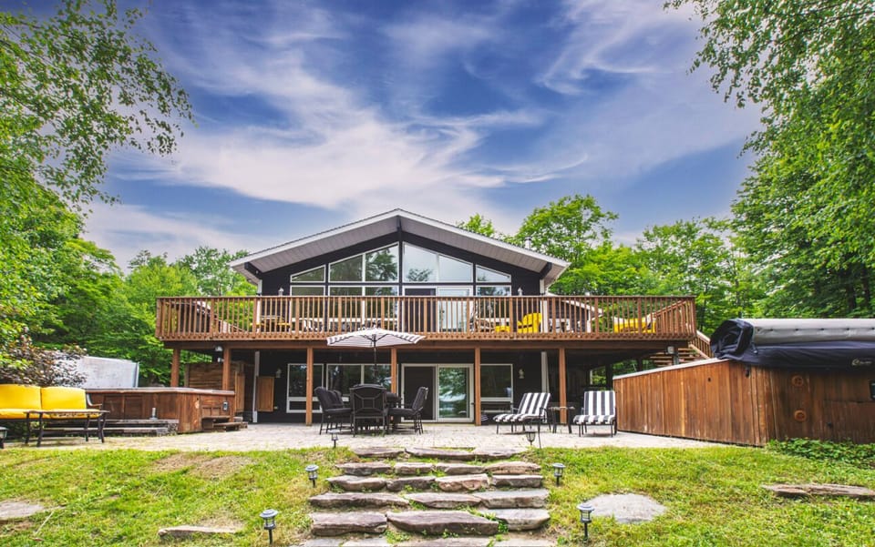 Cottage Lakeview Profile