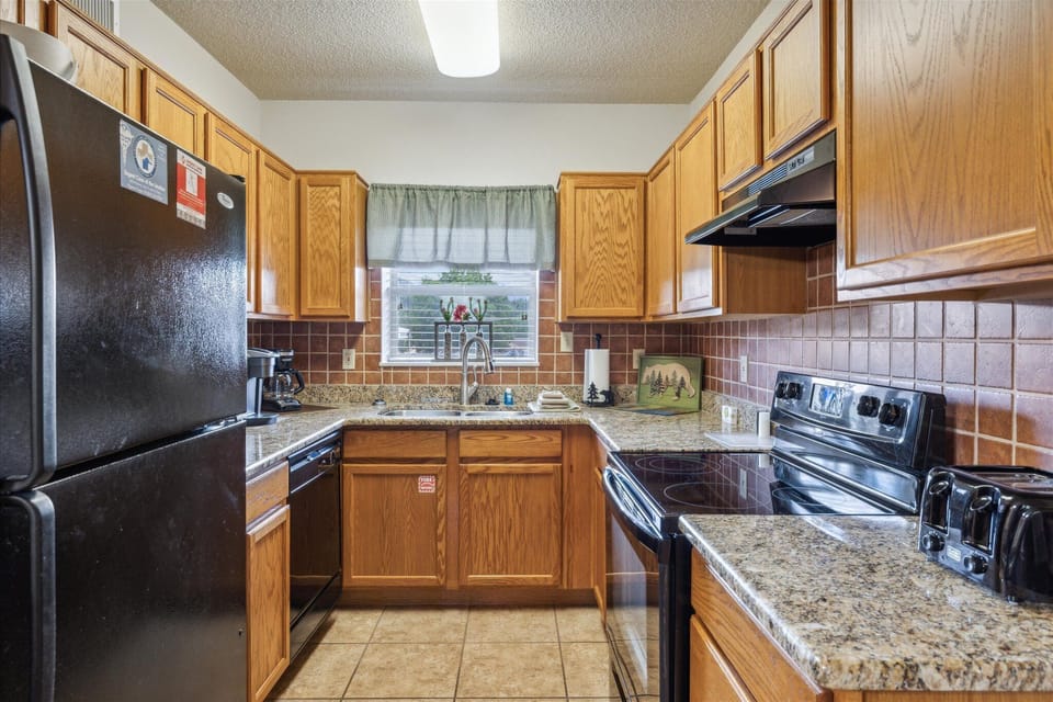 Cedar Lodge 202 River Delight Pigeon Forge 2 Bedroom Condo on th