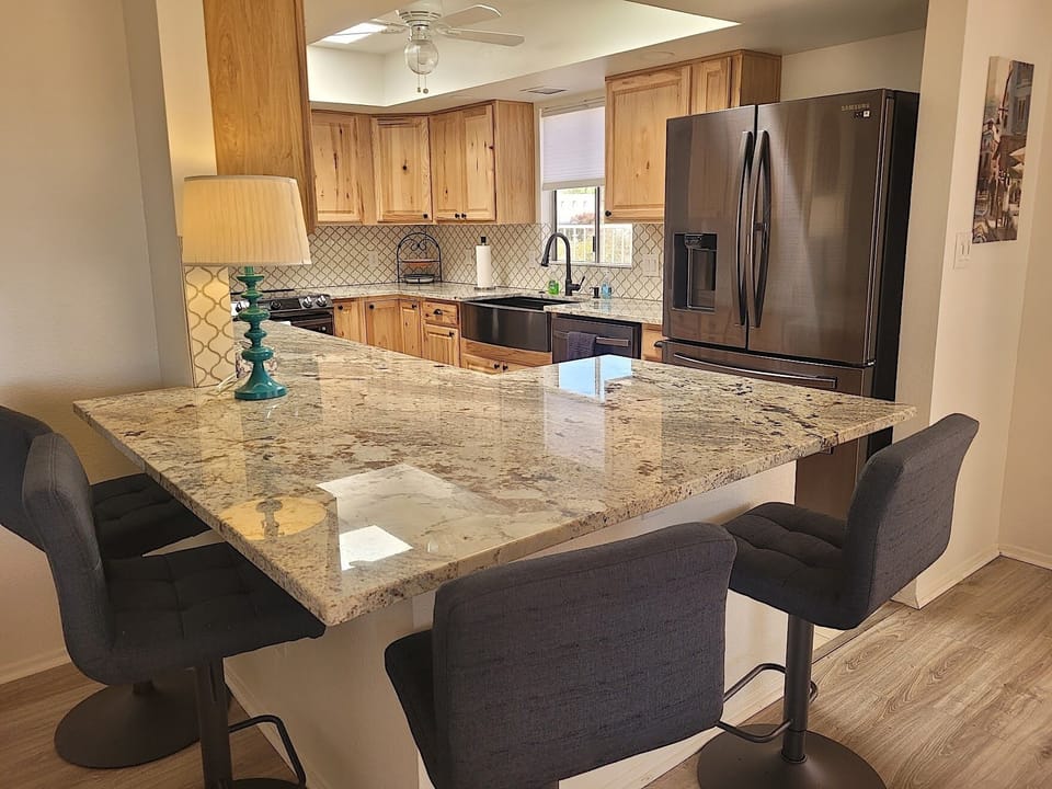 Kitchen breakfast counter
