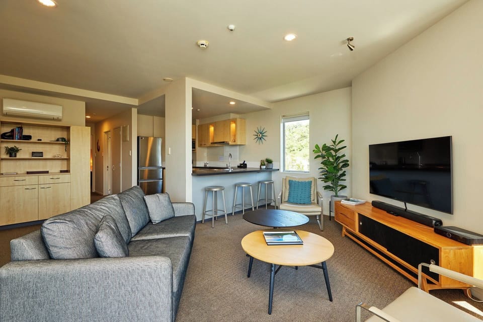2 bedroom ocean view apartment with lift access