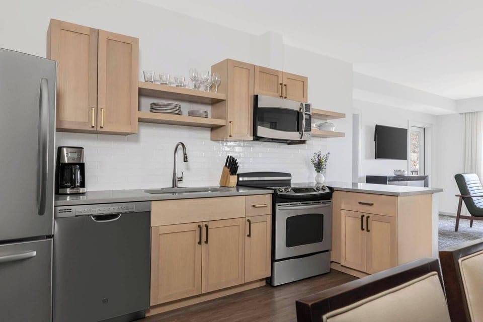 Full Kitchen