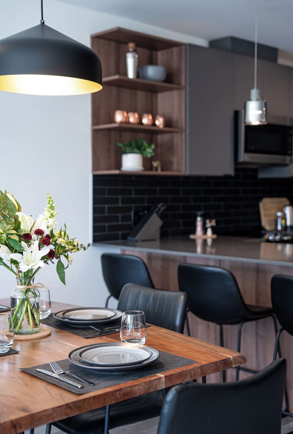 Dining table seats 4