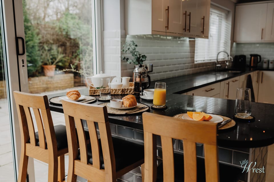 Breakfast Bar