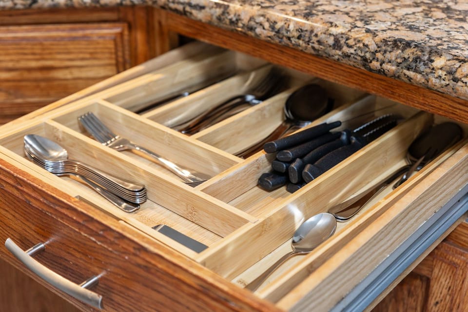 Everything you need to prepare meals, from pots and pans to dishes and cutlery.