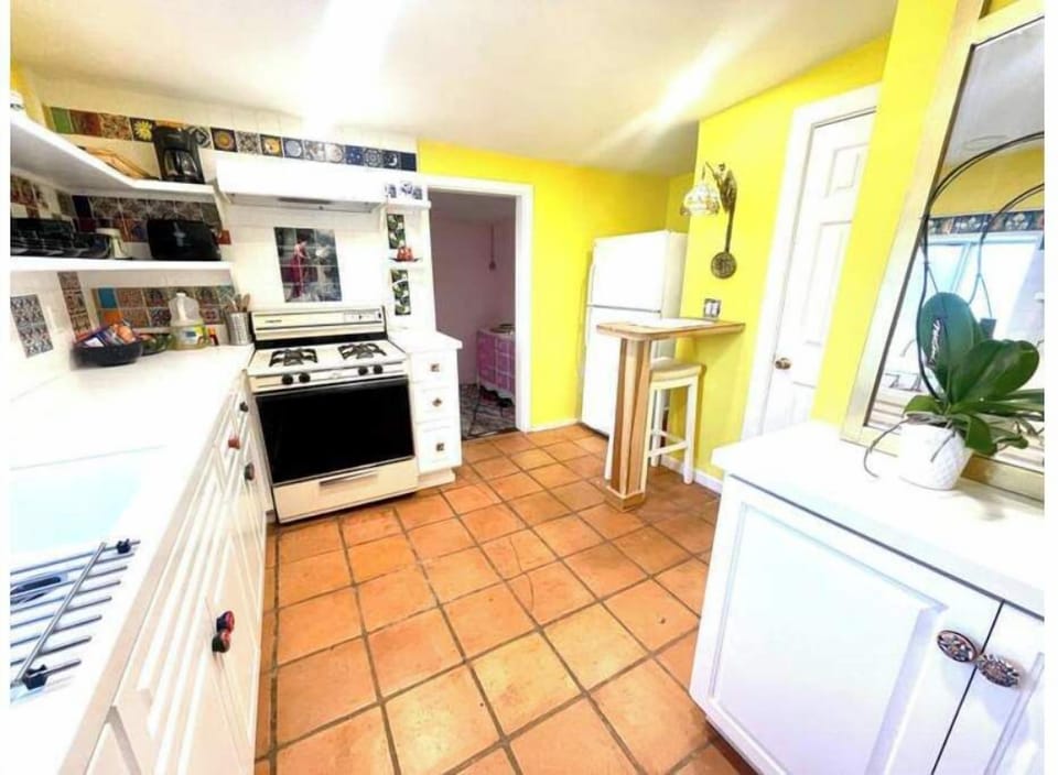 Full Kitchen with lots amenities