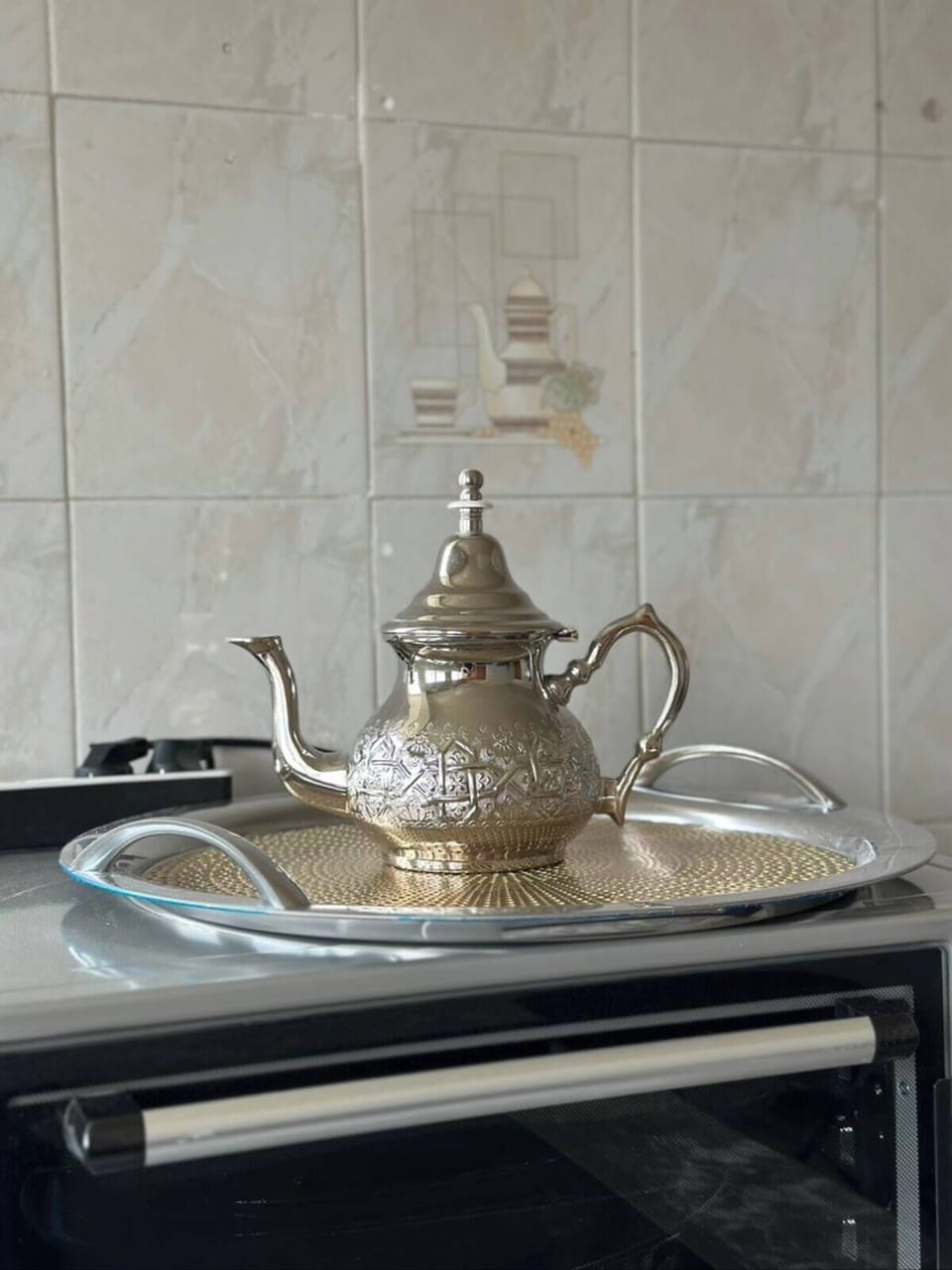 Everything you need to make traditional Moroccan tea, with tea pot and glasses