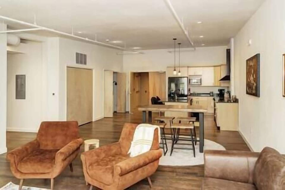 E9685058 537e 4b14 b750 fdadb8c93746