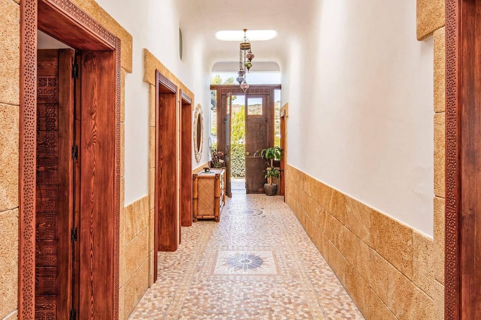 Villa Goldensol image