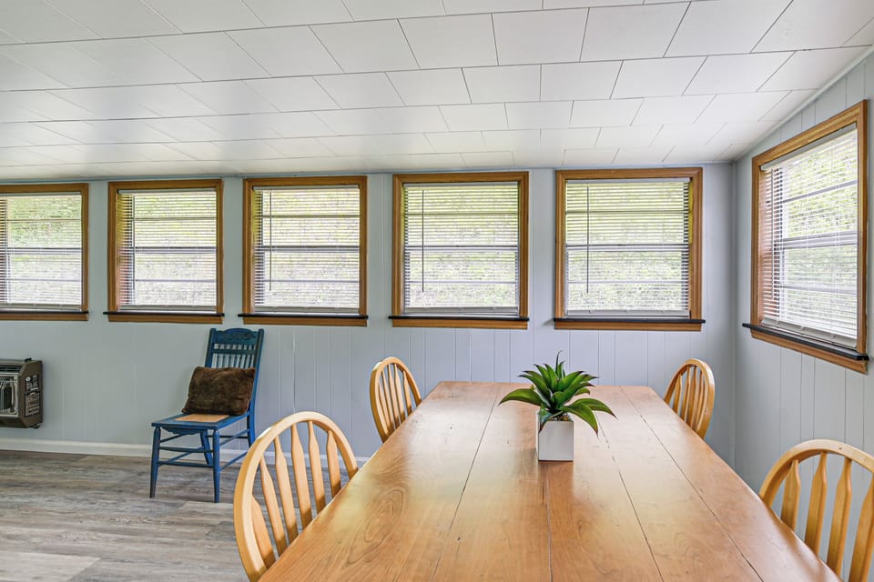 Sunroom | Twin/Full Bunk Bed